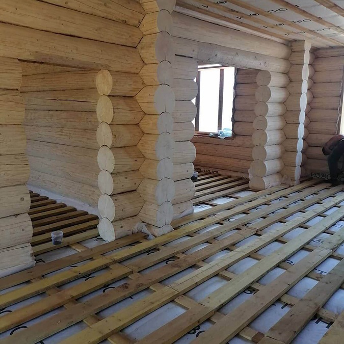 Отделка сруба из рубленного бревна в селе Медное